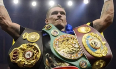 Александр Усик освободил все чемпионские пояса