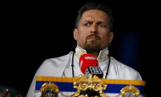 Усик выбрал двух соперников для последнего боя в карьере