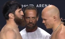 Анкалаев и Гуськов провели дуэль взглядов перед боем в UFC. Видео