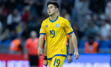 Дастан Сатпаев прибыл в расположение сборной Казахстана. Видео