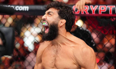 Арману Царукяну предрекли титульный бой UFC