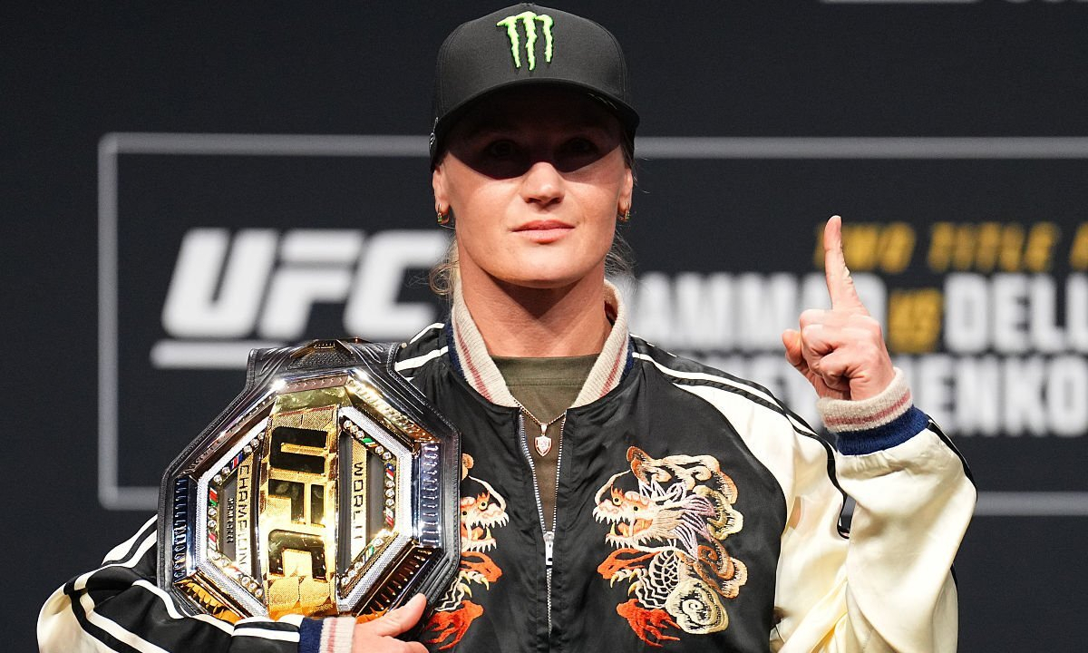 Шевченко официально лишилась титула чемпионки UFC и пропустит год