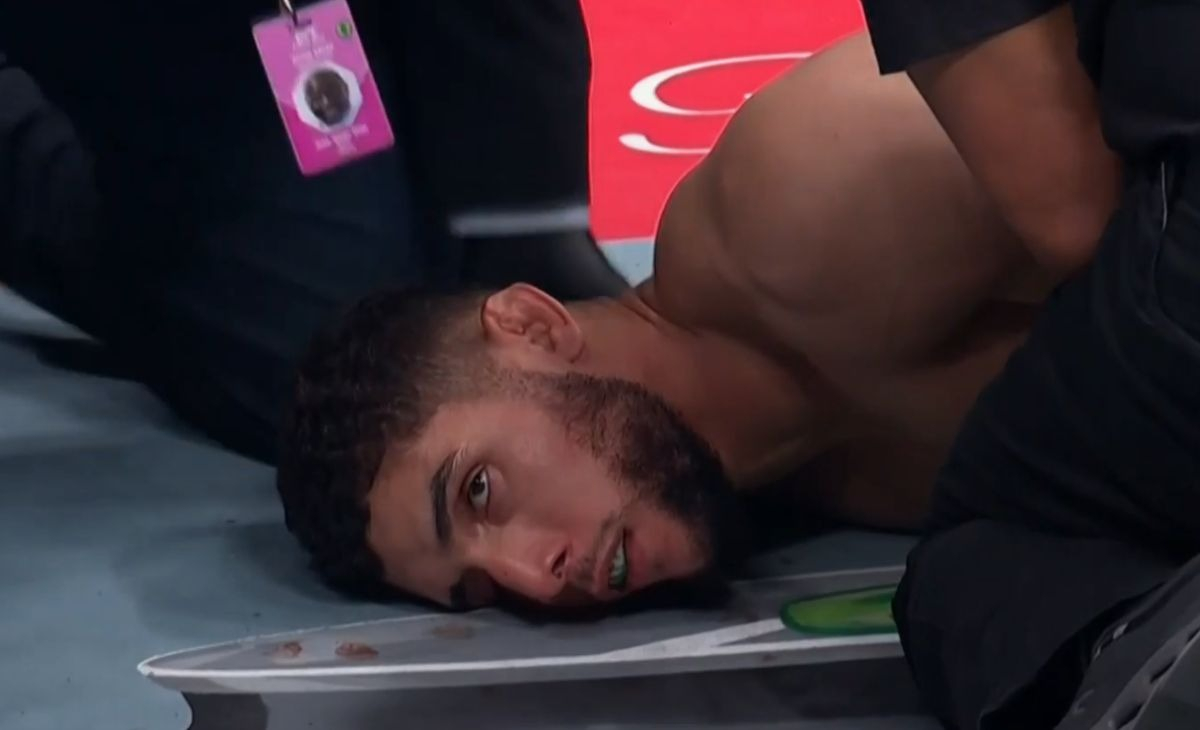Тяжелым нокаутом с одного удара закончилось соглавное событие UFC. Видео