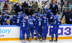 «Мне не нравится, что в основном всё вытягивает одна пятерка». Владимир Корсунский спрогнозировал матчи и будущее «Барыса»
