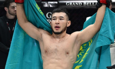 Казахстанский боец получил бонус за нокаут чемпиона из США