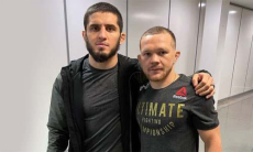 Ислам Махачев одним словом отреагировал на победу Петра Яна в UFC