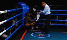 Странным нокаутом закончился бой Армата Арманулы за титул WBA. Видео