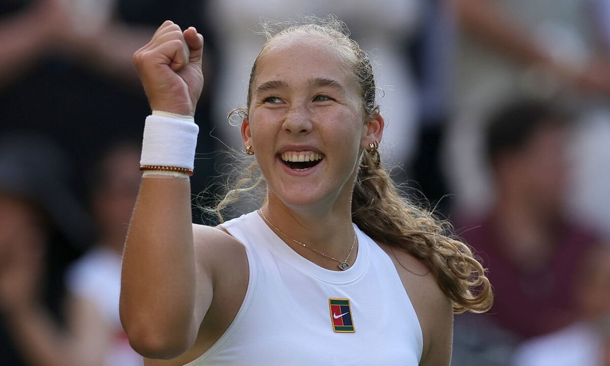 Андреева обошла украинку и установила рекорд сезона WTA