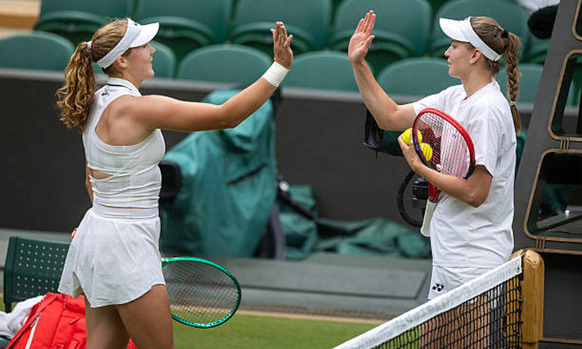 Андреева приблизилась к Рыбакиной и Соболенко в чемпионской гонке WTA